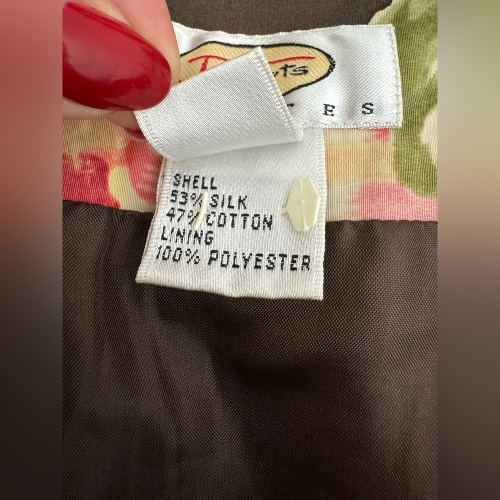 Talbots Silk Floral Knee Length Skirt Size 10 With Lining and Zipper Spring Silk - Picture 3 of 3
